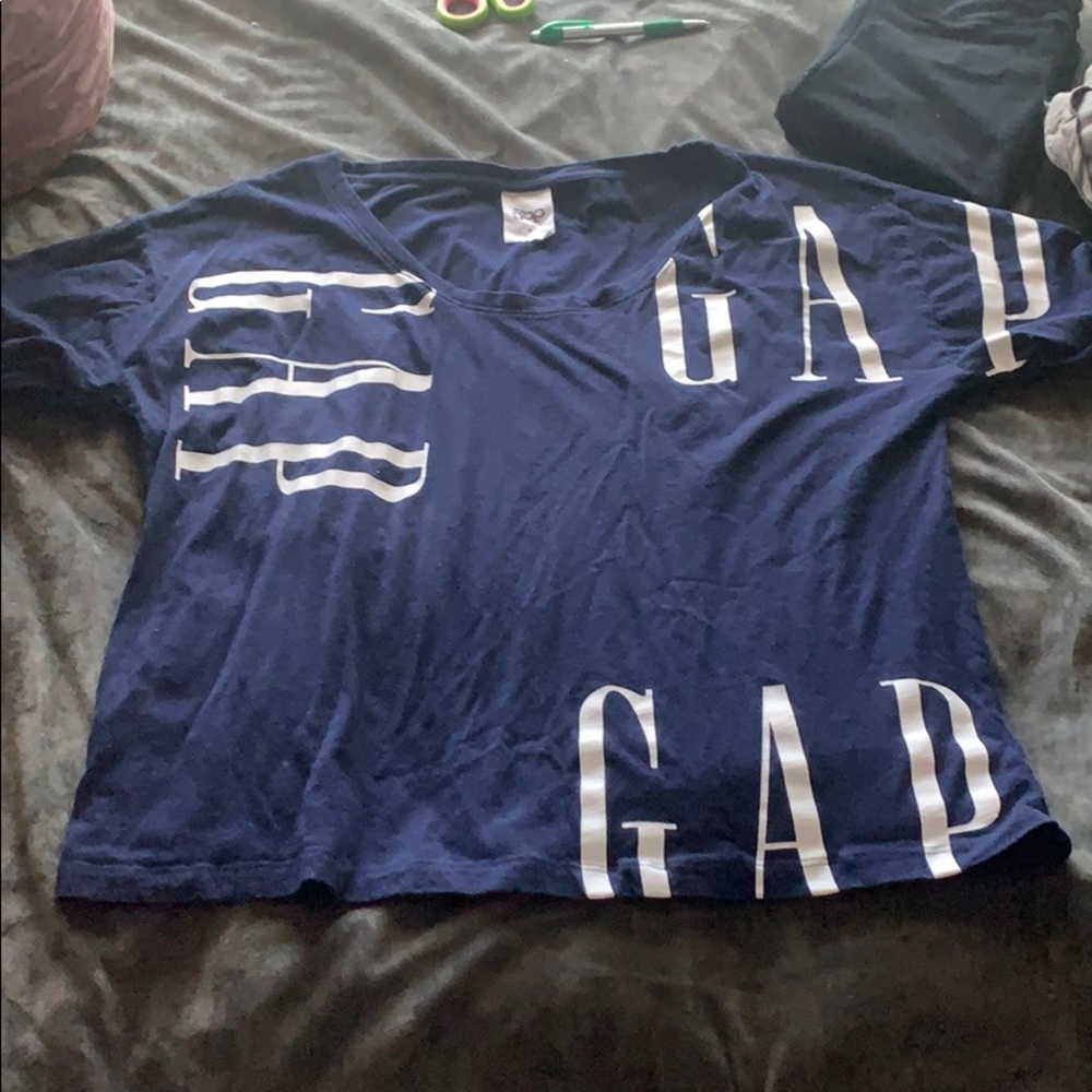 GAP t shirt